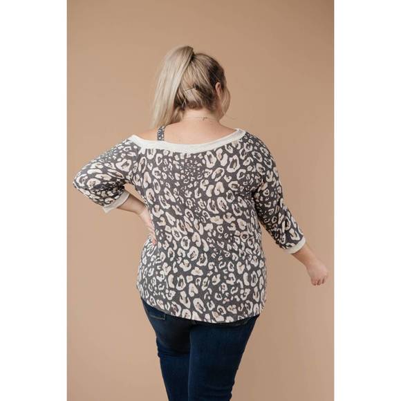 NEW NOW N FOREVER grin & bare it animal print top in grey/leopard print - Picture 3 of 3